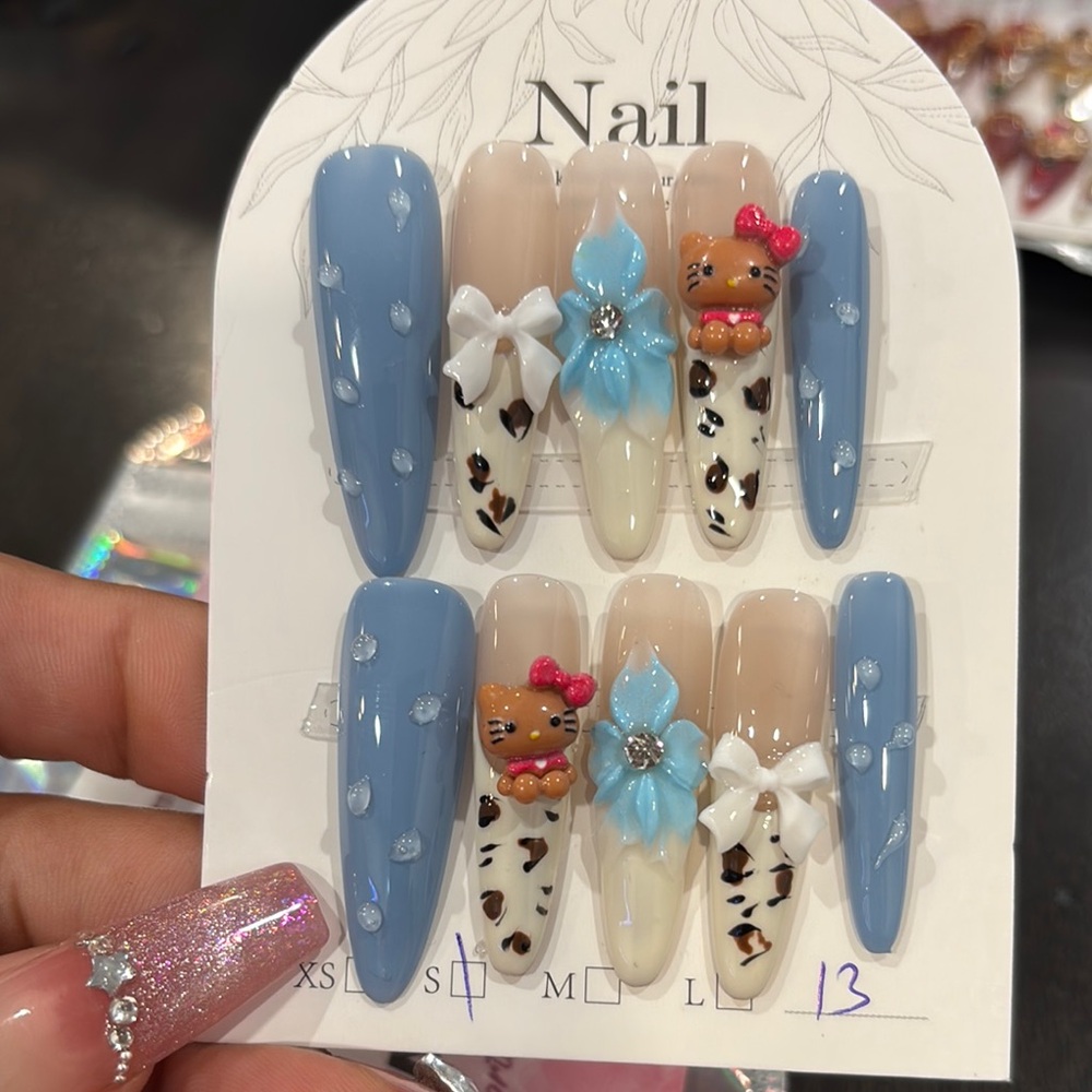Blue and Cream press on Nail Set